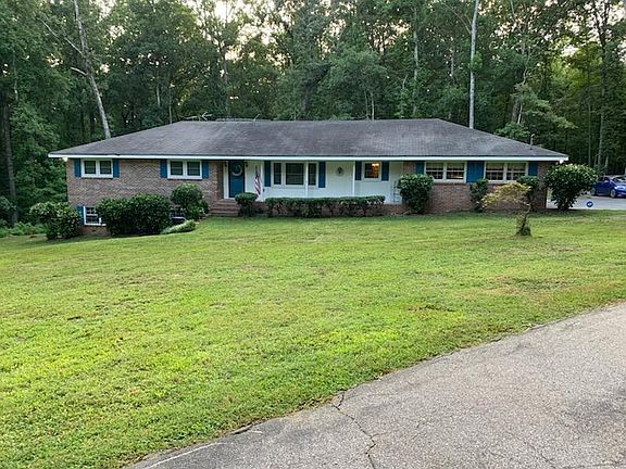 Front Yard.. Drive way!