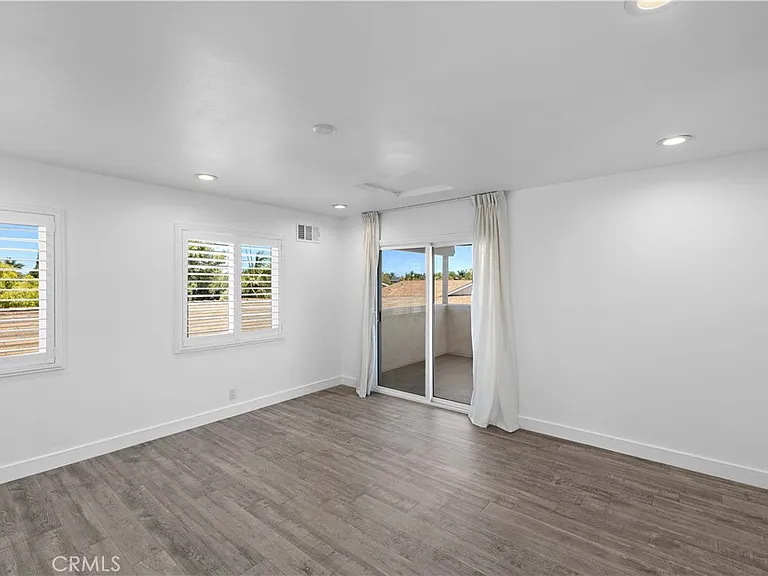 822 E Borchard Ave — Photo 19