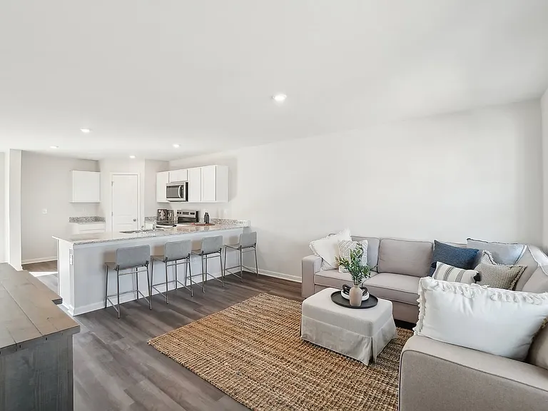 114 Katsura Way — Photo 3