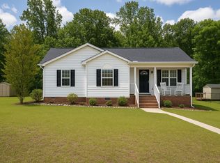 5725 Stone Crystal Dr, Fuquay Varina, NC 27526