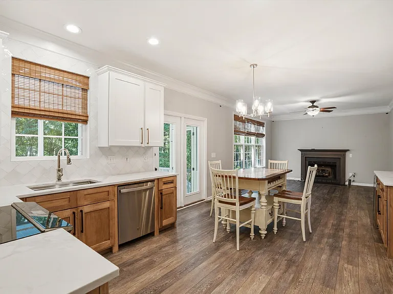 1152 Willoughby Ln — Photo 14