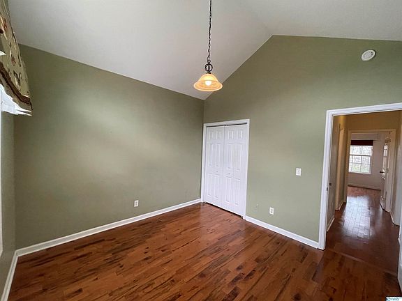 5th image of 3132 Lakewood Dr