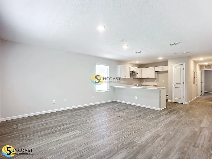 Modern Living in Gentle Woods! — Photo 4