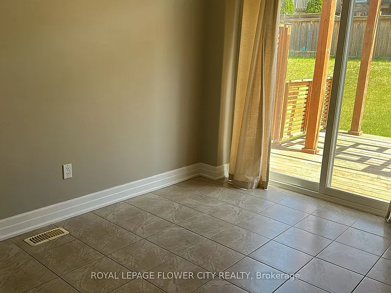1765 Shelburne St — Photo 8
