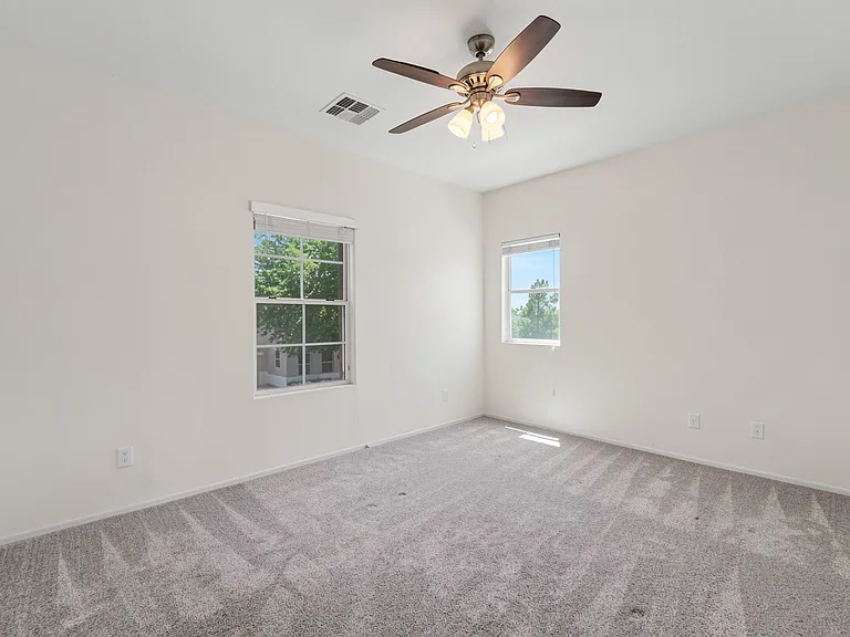 4036 E Carla Vista Dr — Photo 22