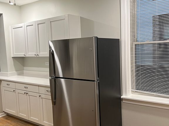 4th image of 3407 N Paulina St Unit 2
