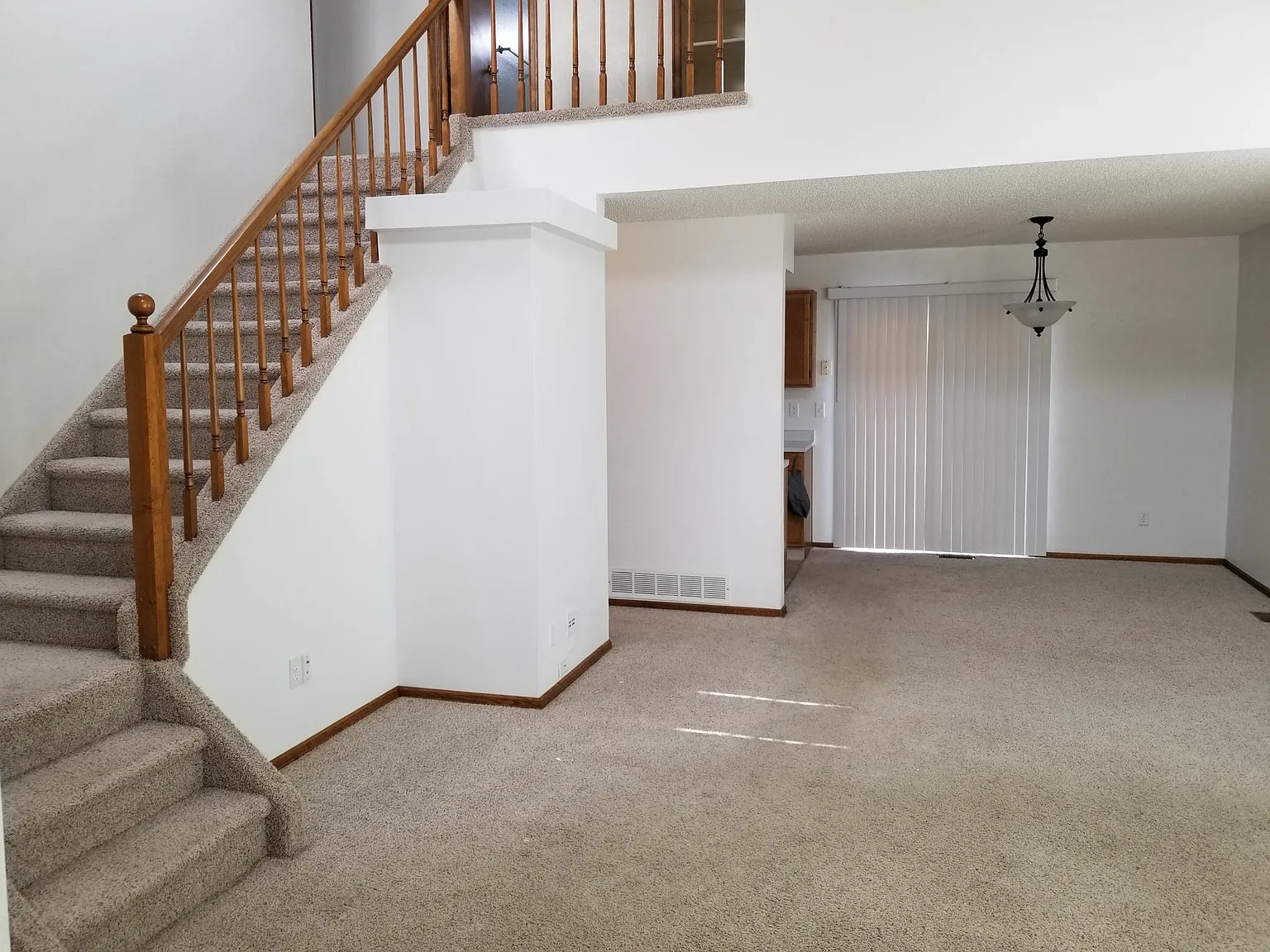 3 bed, 1275 sqft, $1,919 — Photo 3
