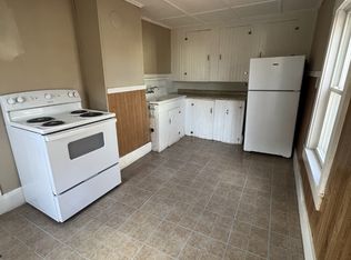 21 Arch St, Laconia, NH 03246