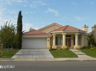 10012 Cobblestone Ave, Bakersfield, CA 93311