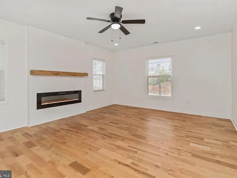 602 S Hammonds Ferry Rd — Photo 12