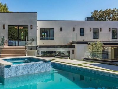 1271 Sunset Plaza Dr, Los Angeles, CA, 90069