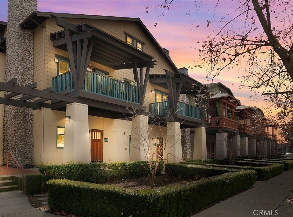 Beautiful Craftsman-inspired design.