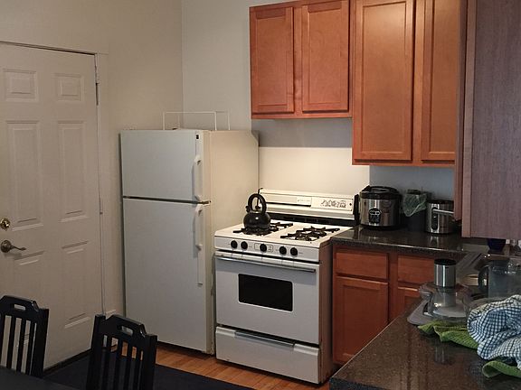 4th image of 3573 W Henderson St #3
