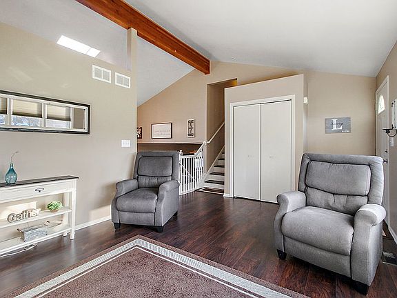 3rd image of 916 Sedona Ln