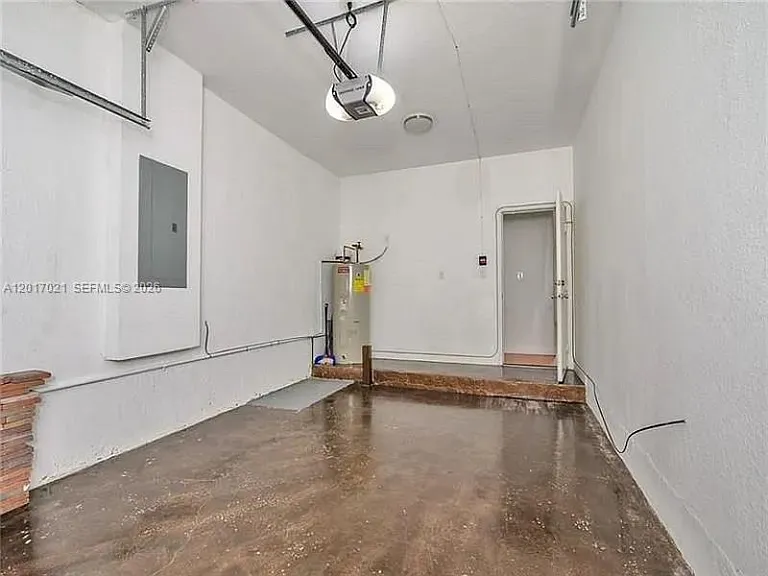7772 NW 114th Pl — Photo 34