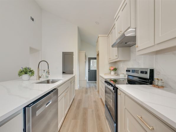 Additional property image - 617 S Montreal Ave, Dallas, TX 75208