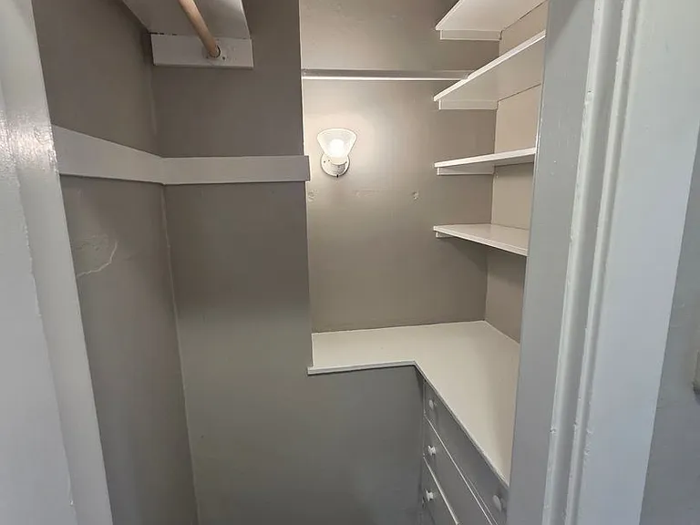 Seward Apartments — Photo 9
