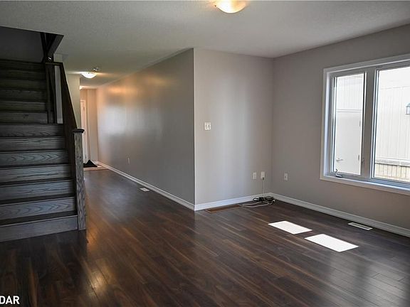 3rd image of 191 Diana Dr