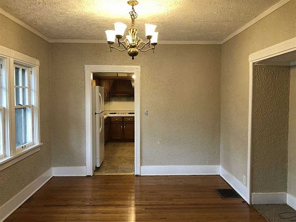 5th image of 724 Auburn St