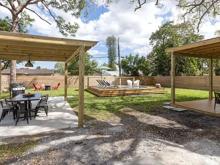 1230 NW 7th Ave — Photo 43