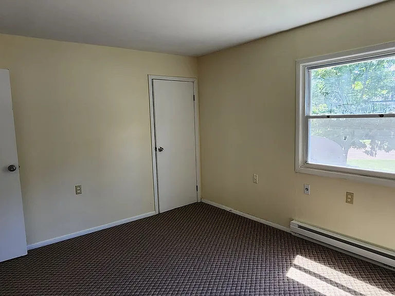 39 Medbury Ave — Photo 32