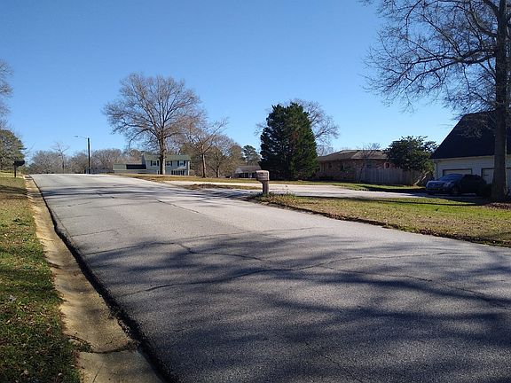 5th image of 108 Chatham Dr
