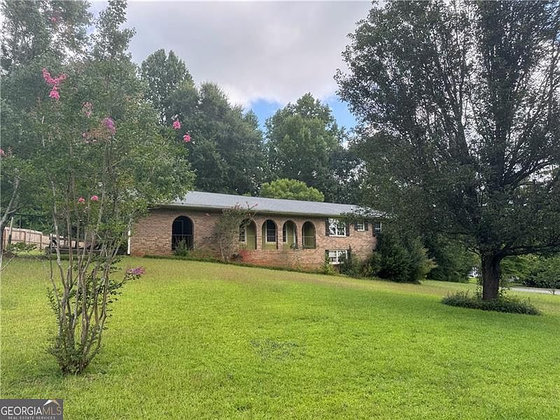 1st image of 105 Ponderosa Dr