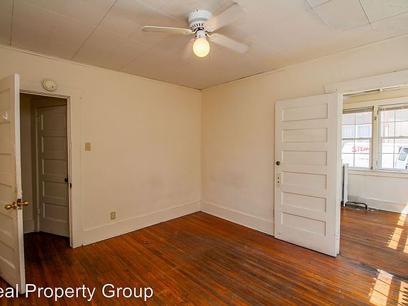 5th image of 1506 Rosemary Ln