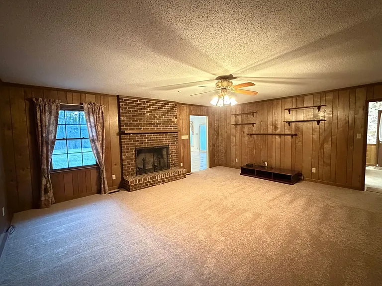 6811 Oakdale Rd — Photo 16