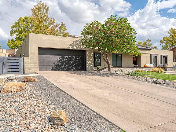 5th image of 9307 Pebble Beach Dr NE
