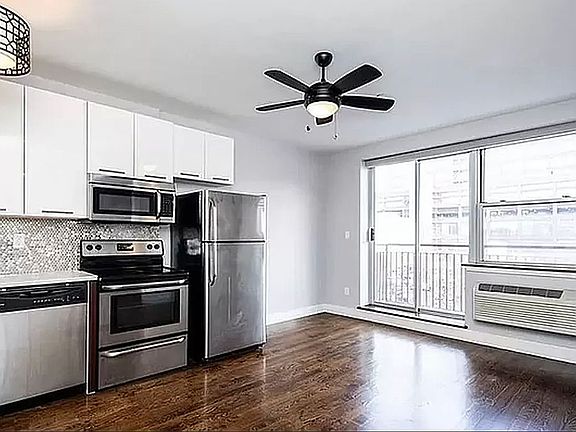 4th image of 168 Throop Ave #5B