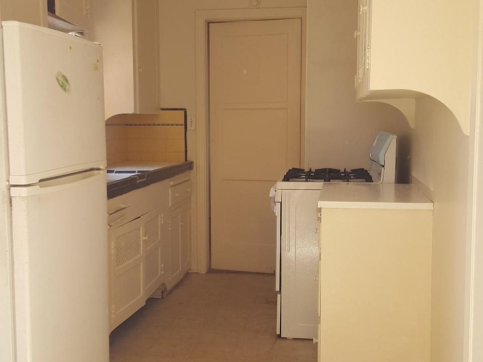2nd image of 1664 Front St