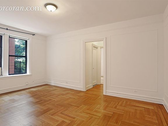 3rd image of 860 W 181st St APT 28
