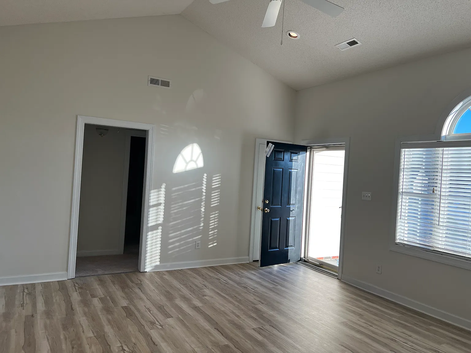3 bed, 1335 sqft, $1,650 — Photo 3
