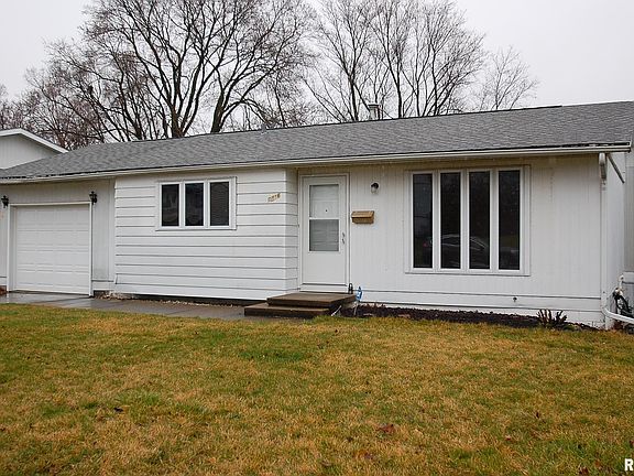 2nd image of 6416 N Upland Ter