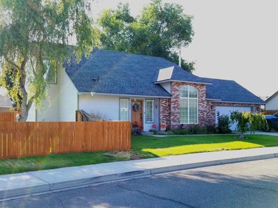 826 S 73rd Ave, Yakima, WA, 98908