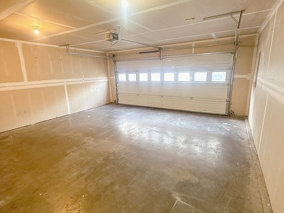 2nd image of 3422 Abbott St #3424