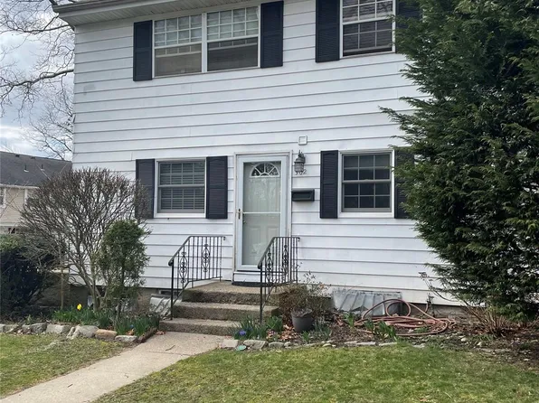 502 Towne House Vlg, Hauppauge, NY 11749