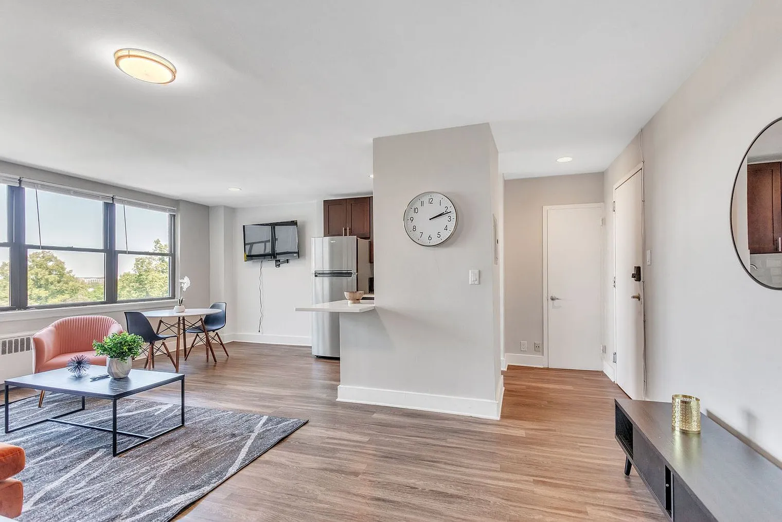 1 bed, 1.0 bath, 6189 sqft, $2,426 — Photo 4
