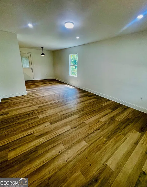 3 bed, 2.0 bath, 1080 sqft, $1,500 — Photo 3