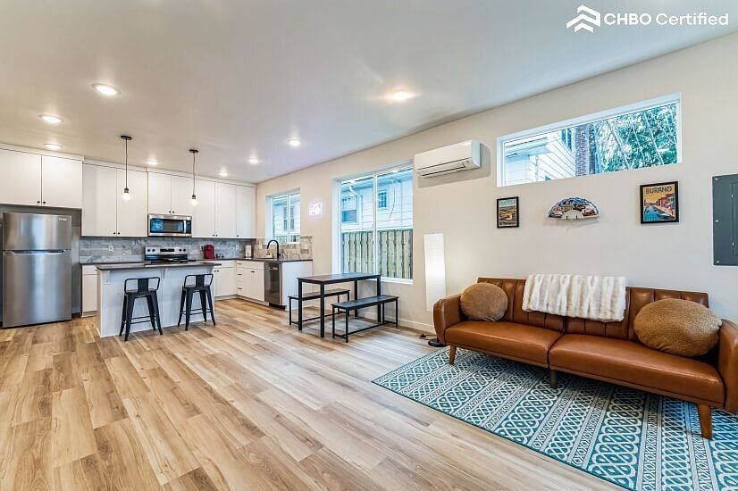 Portland Furnished Duplex with 3 bedrooms and 2.5 bathrooms