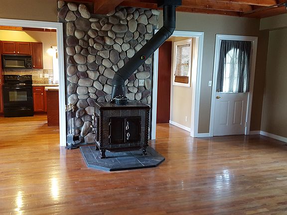  Beautiful Hardwood floors.