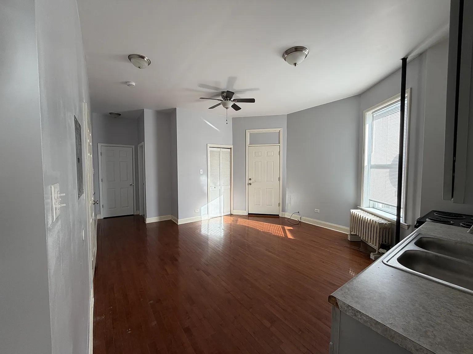 7817 South South Shore Drive - 2S — Photo 3