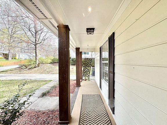2nd image of 1819 Kello Dr