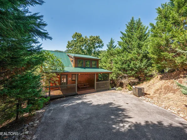1627 Mountain Dreams Way, Pigeon Forge, TN 37862