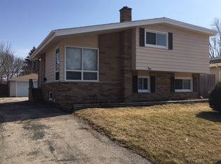 2133 Linden Ave, Waukegan, IL 60087