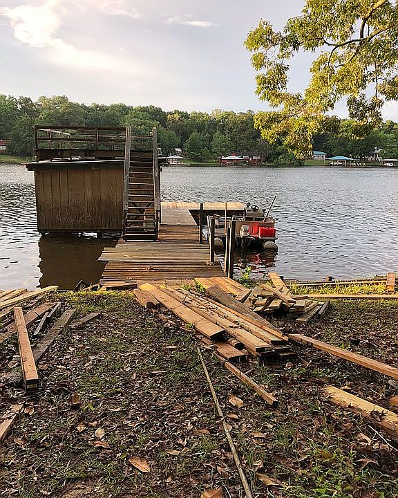 2nd image of 598 Spring Creek Rd