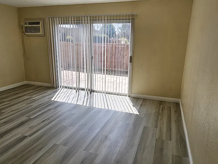 Villa Del Sol Apartments — Photo 23