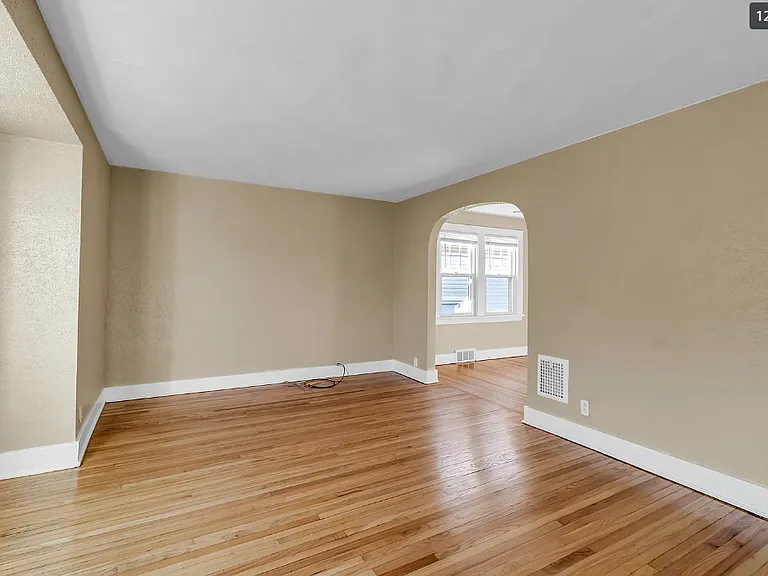 379 Victoria Blvd #2 — Photo 12