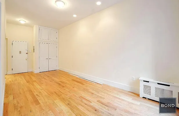 Rented by Bond New York | media 3